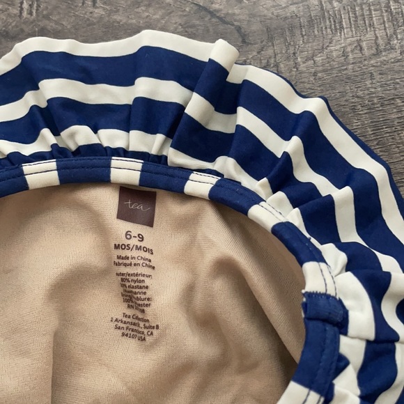 Tea Collection Rash Guard Bathing Suit - Picture 4 of 5